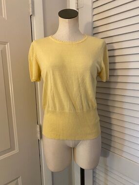 Vintage 90’s/2000 Sag Harbor Pale Yellow Short-Sleeve Knit Top w/ Sequin- Size L